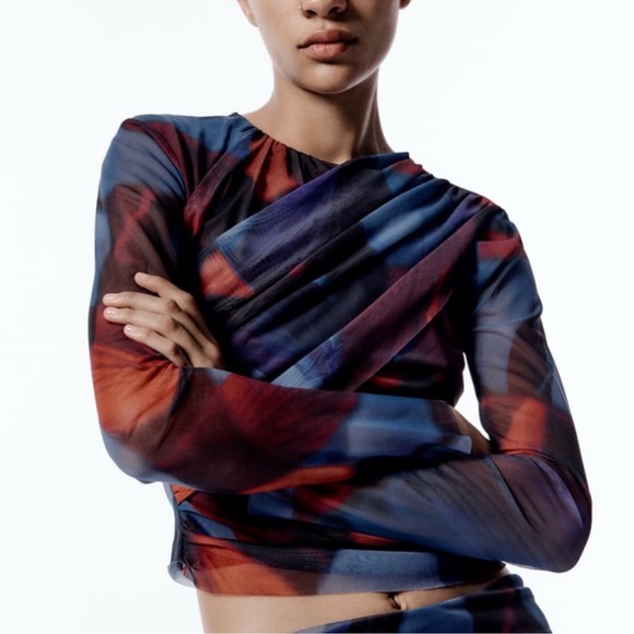 NWT MICAS Printed Tulle Wrap Top in Blue and Red Hues. Women’s Medium - Picture 1 of 7